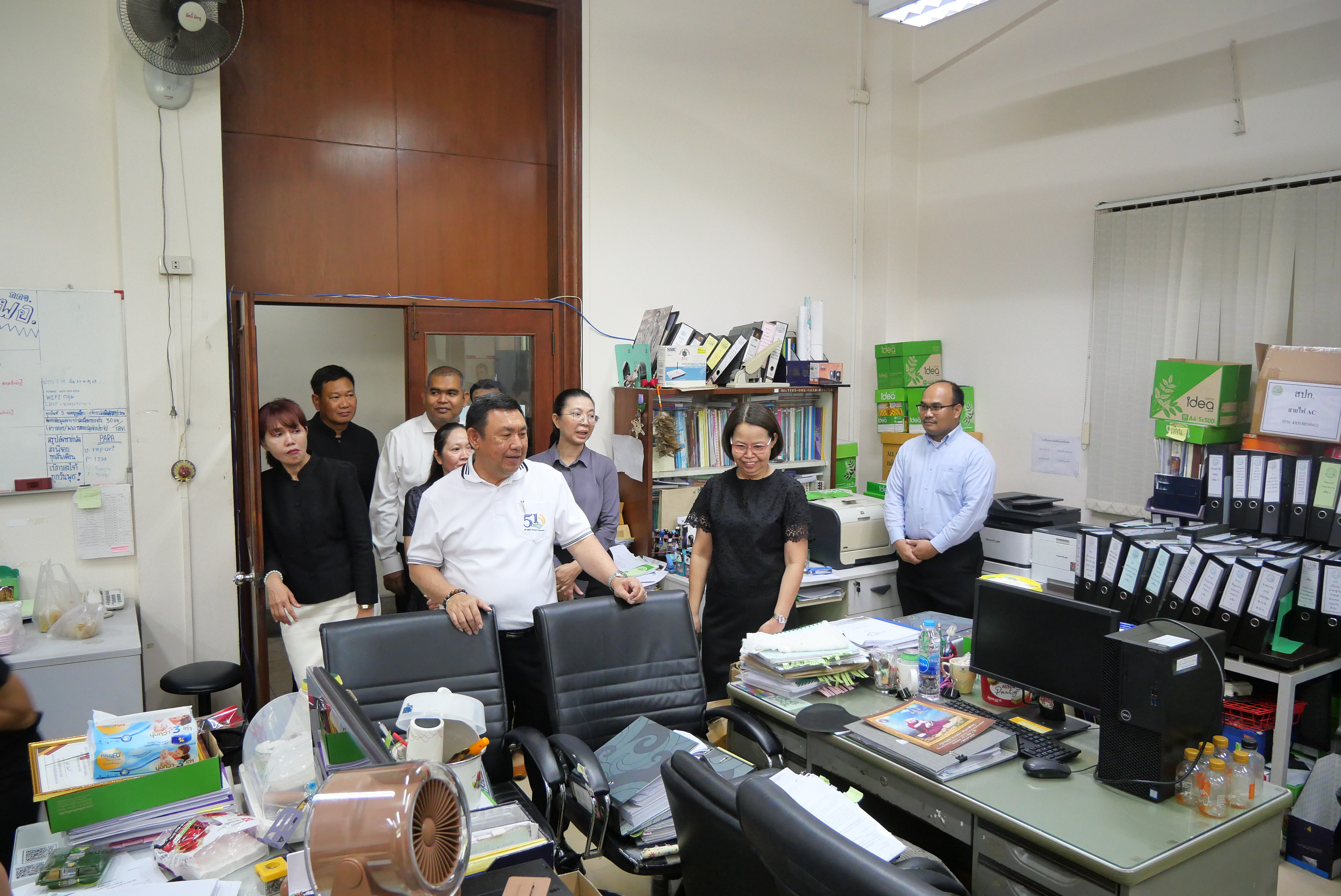 title - เลขาธิการ ส.ป.ก. ตรวจเยี่ยมบุคลากร ส.ป.ก. ถนนราชดำเนินนอก